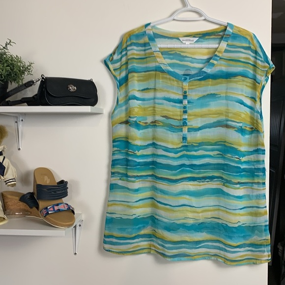 Northern Reflections light, airy, flowing, opaque sleeveless top. - Picture 4 of 12